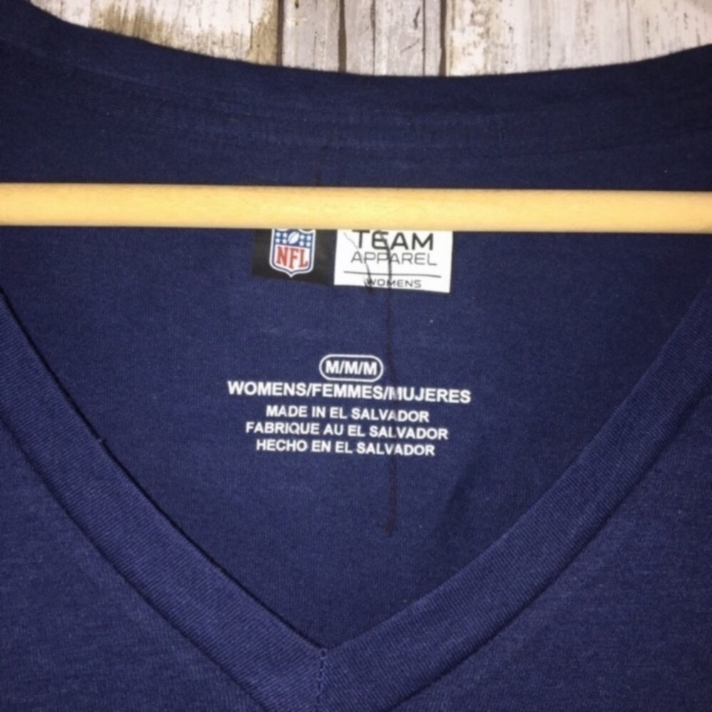 New England Patriots Women’s Small Graphic Tee NFL Blue Shirt - Picture 4 of 4